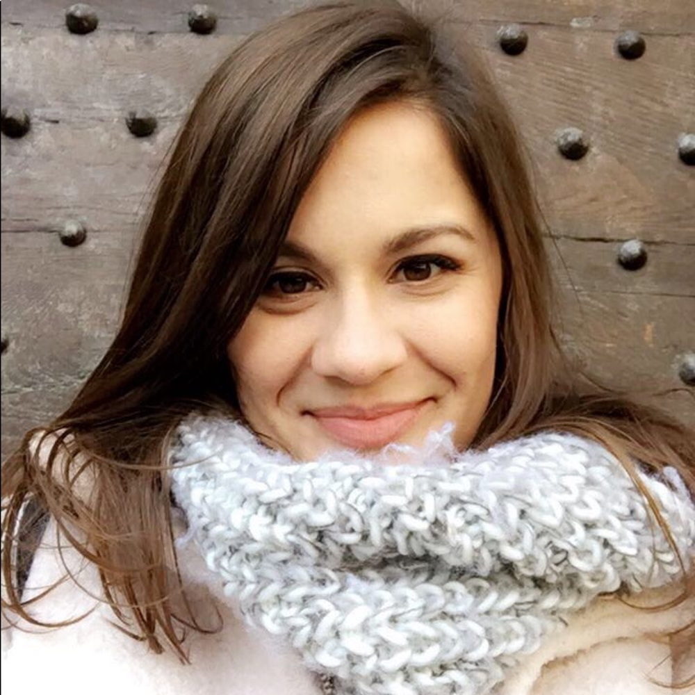 Meet your Posher, Danielle